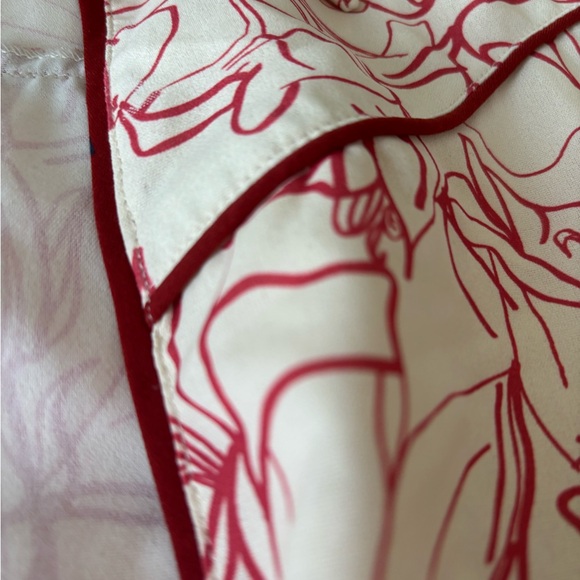 Etiquette Clothiers Red and Cream Floral Top - Picture 5 of 10